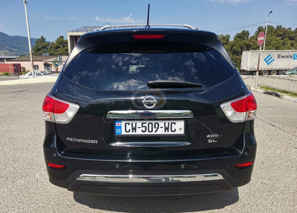 Black Nissan Pathfinder 2015 for rent in Tbilisi 10